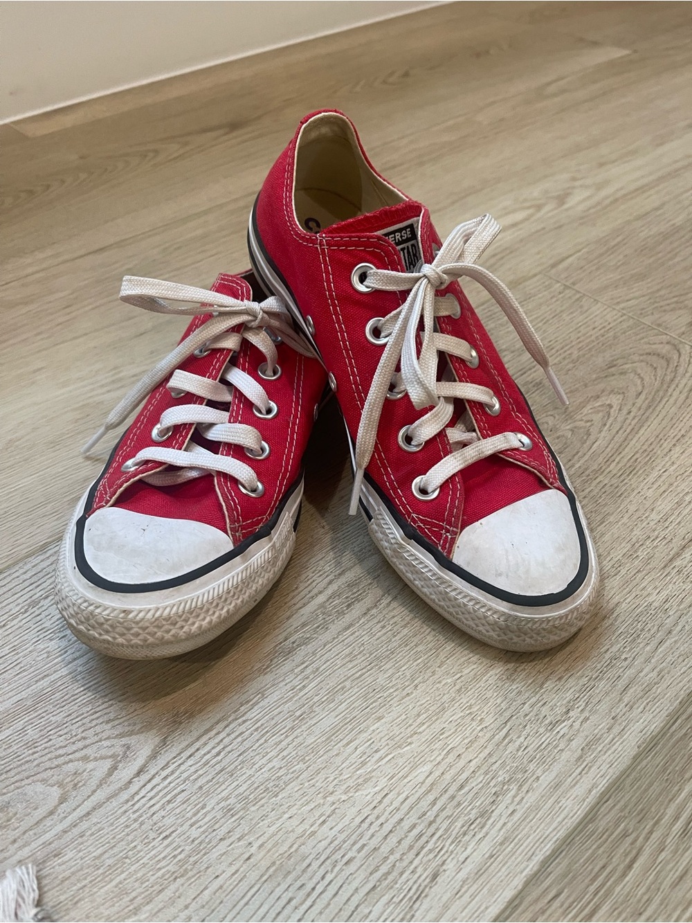 Converse Kids Low-Top Canvas Sneakers in Red Chuck Taylor